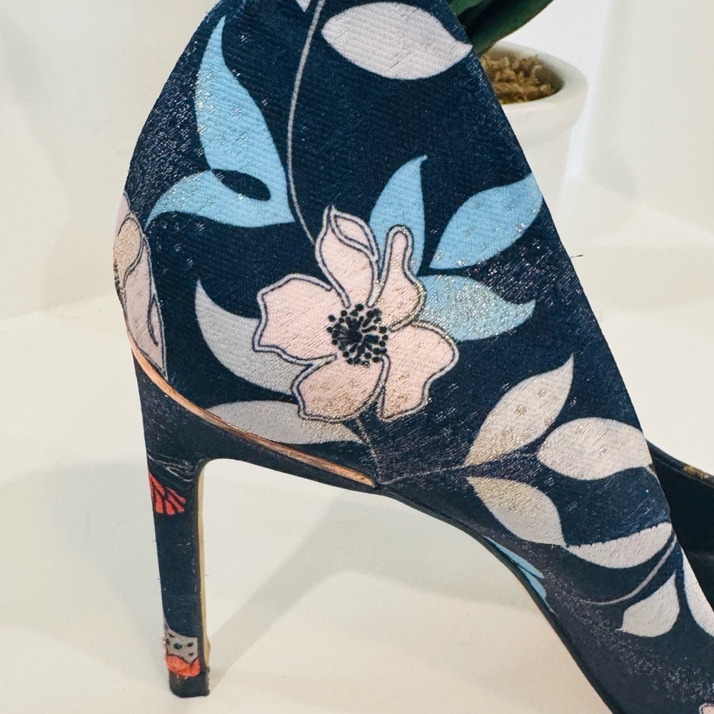 Ted Baker Moniirra Navy Heels with Rose Gold, Butterfly and Floral Design Sz 9.5 - Picture 9 of 10